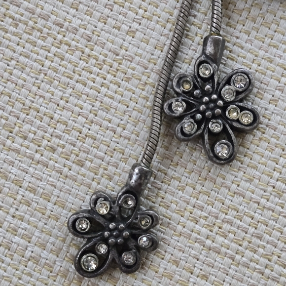 Necklace with Rhinestone Flowers Chicos Silver Tone Sparkly Dangly Layering - Picture 3 of 9